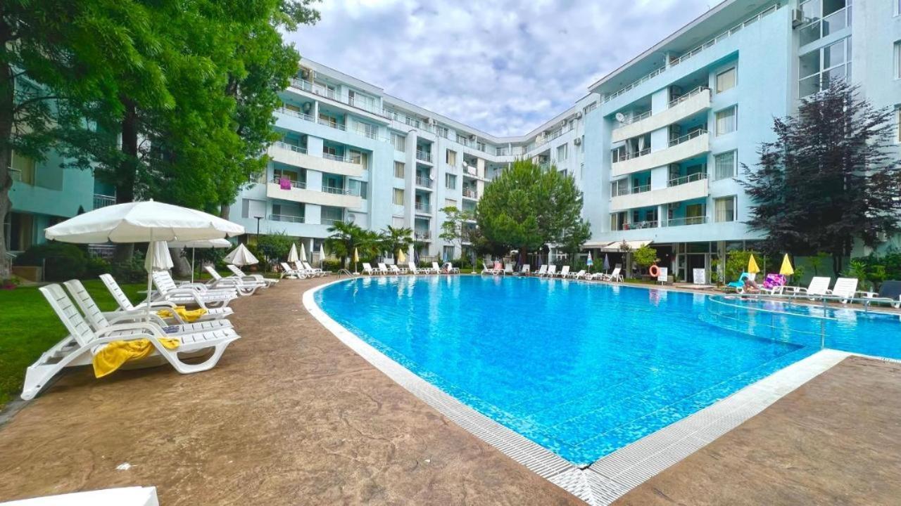 Niko Apartments Slântsjev Brjag Eksteriør bilde